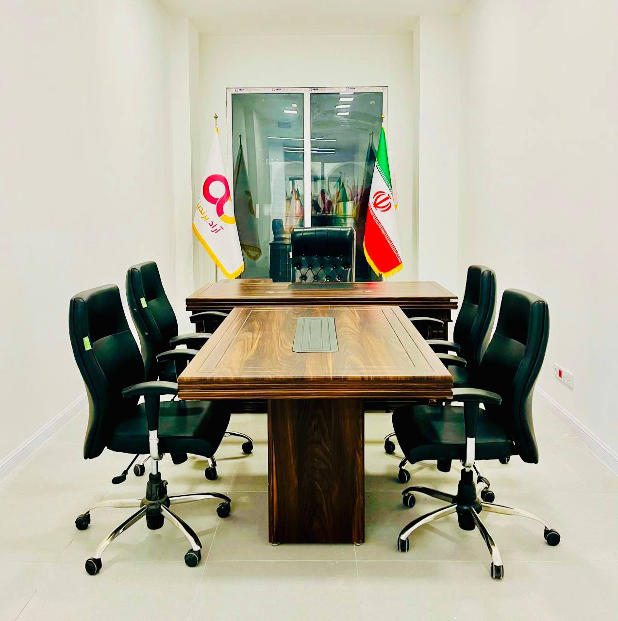 آراد برندینگ - ساختمان لوشاتو